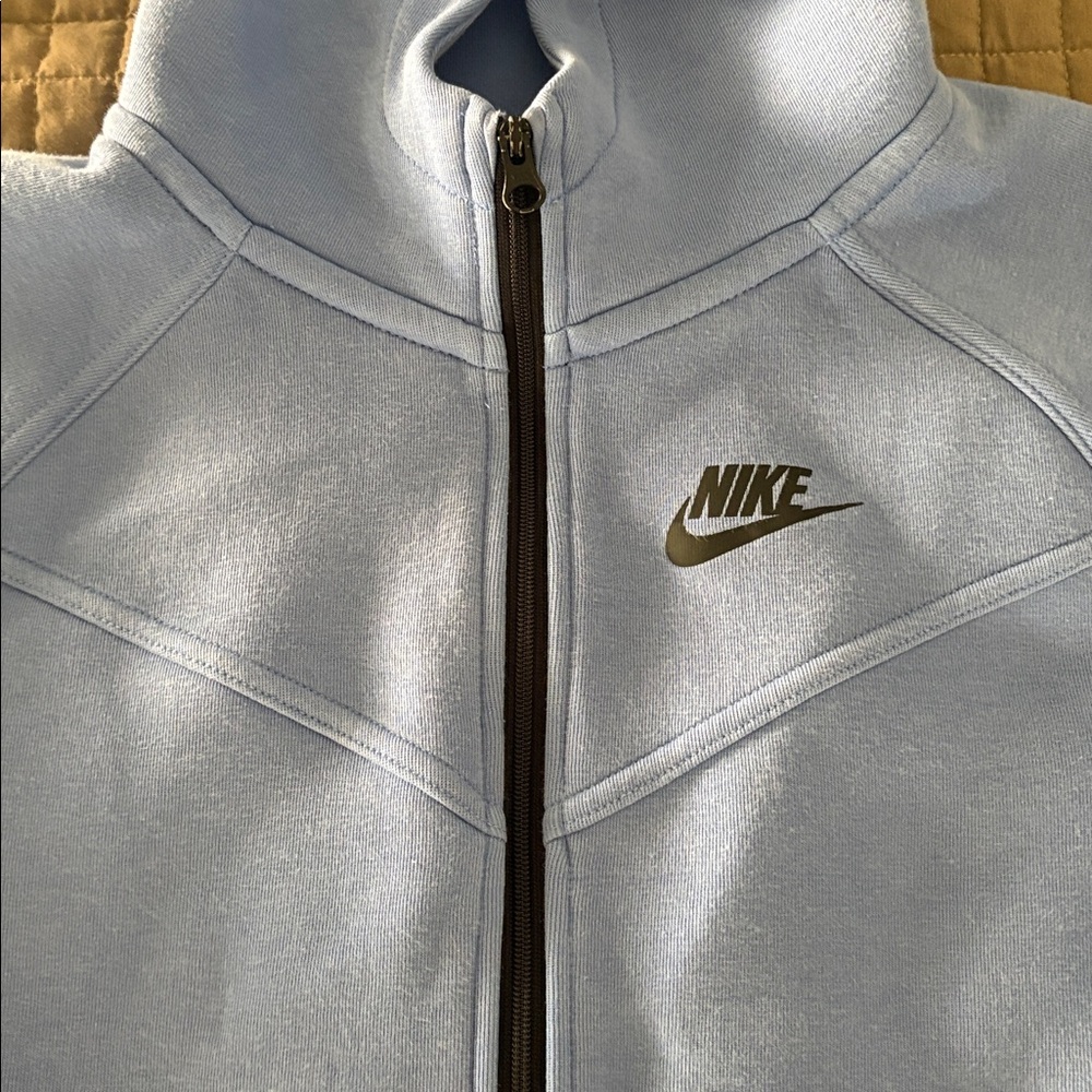 Boy’ Nike Tech Hoodie and Pants - Picture 3 of 10